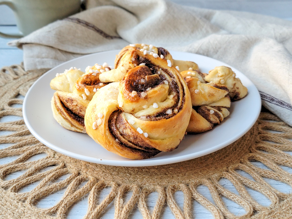 Kanelbullar - Delishifoods